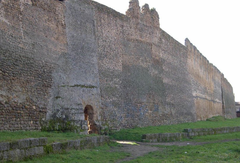 Muralla Medieval, Spain